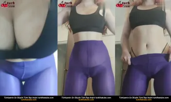 Büyüküvey annenin külotlu çorabı düştü